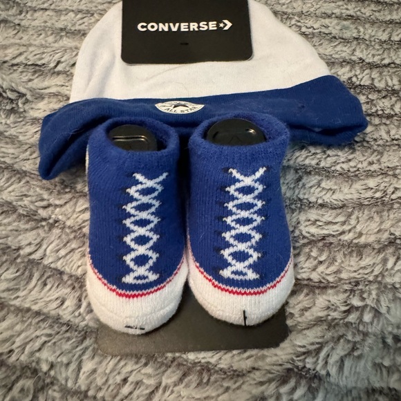NWT Converse Infant hat & booties set - Picture 4 of 4